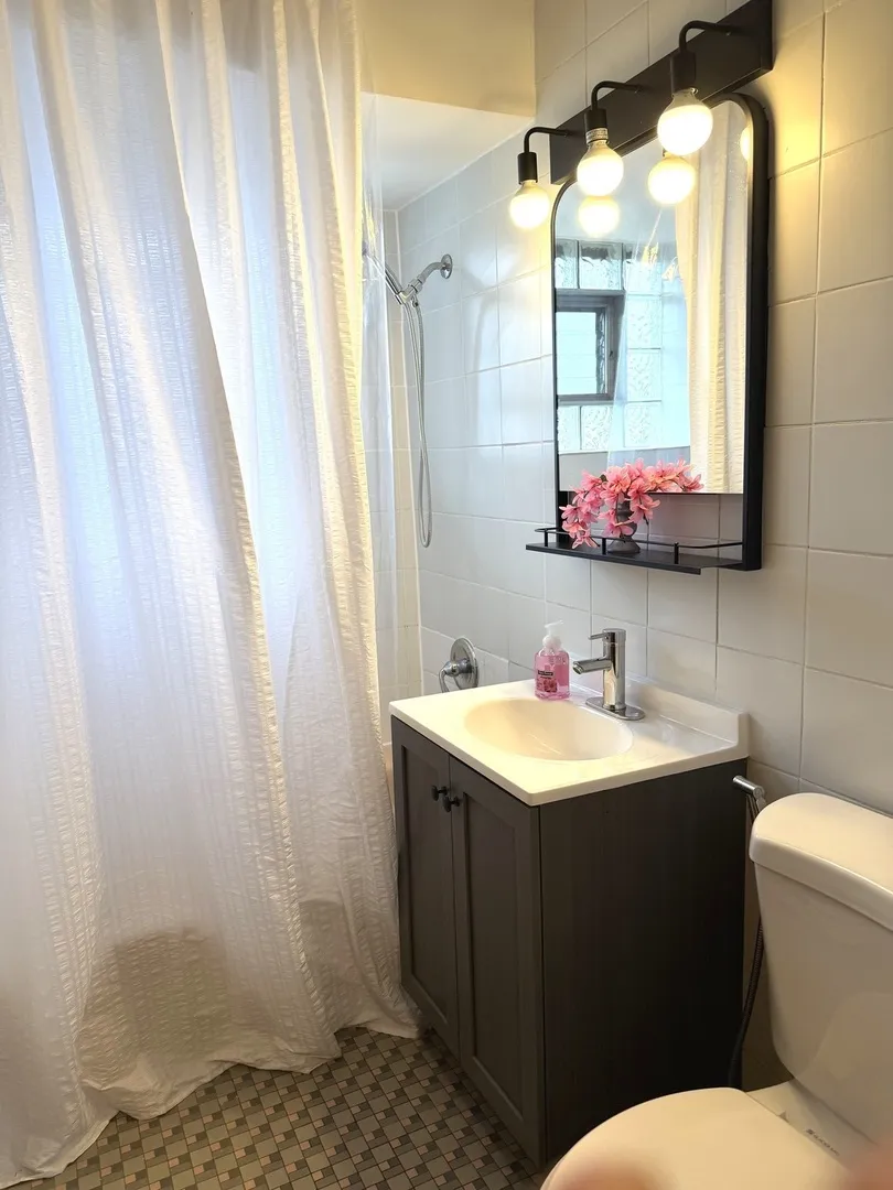 7538 Waukegan Rd, , 60714, USA 60714-Niles-IL