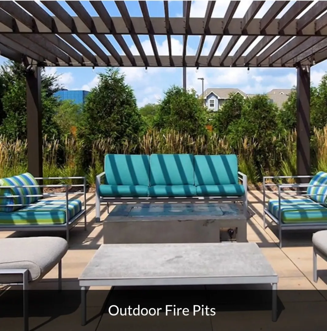 680 E Algonquin Rd, ,  60173, USA 60173-Schaumburg-IL