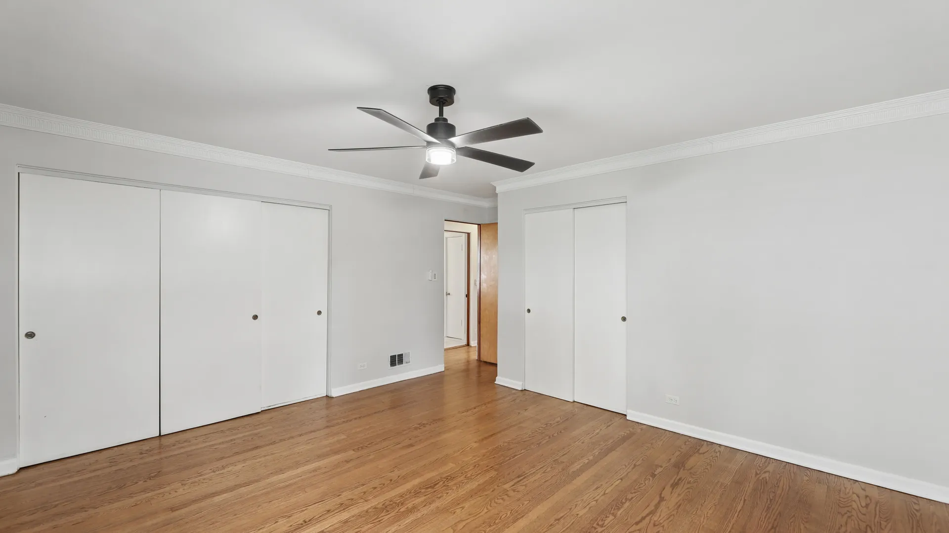 893 S Poplar Ave, ,  60126, USA 60126-Elmhurst-IL