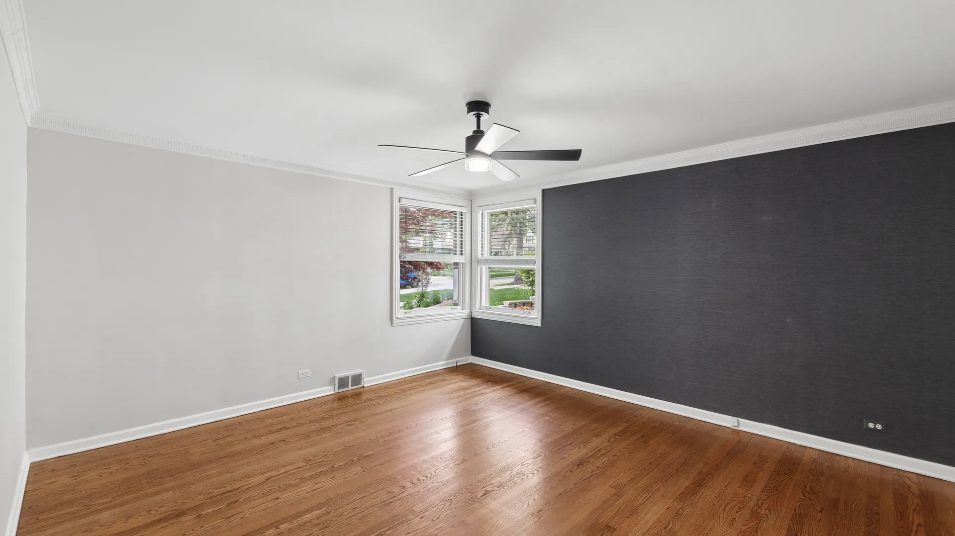 893 S Poplar Ave, ,  60126, USA 60126-Elmhurst-IL