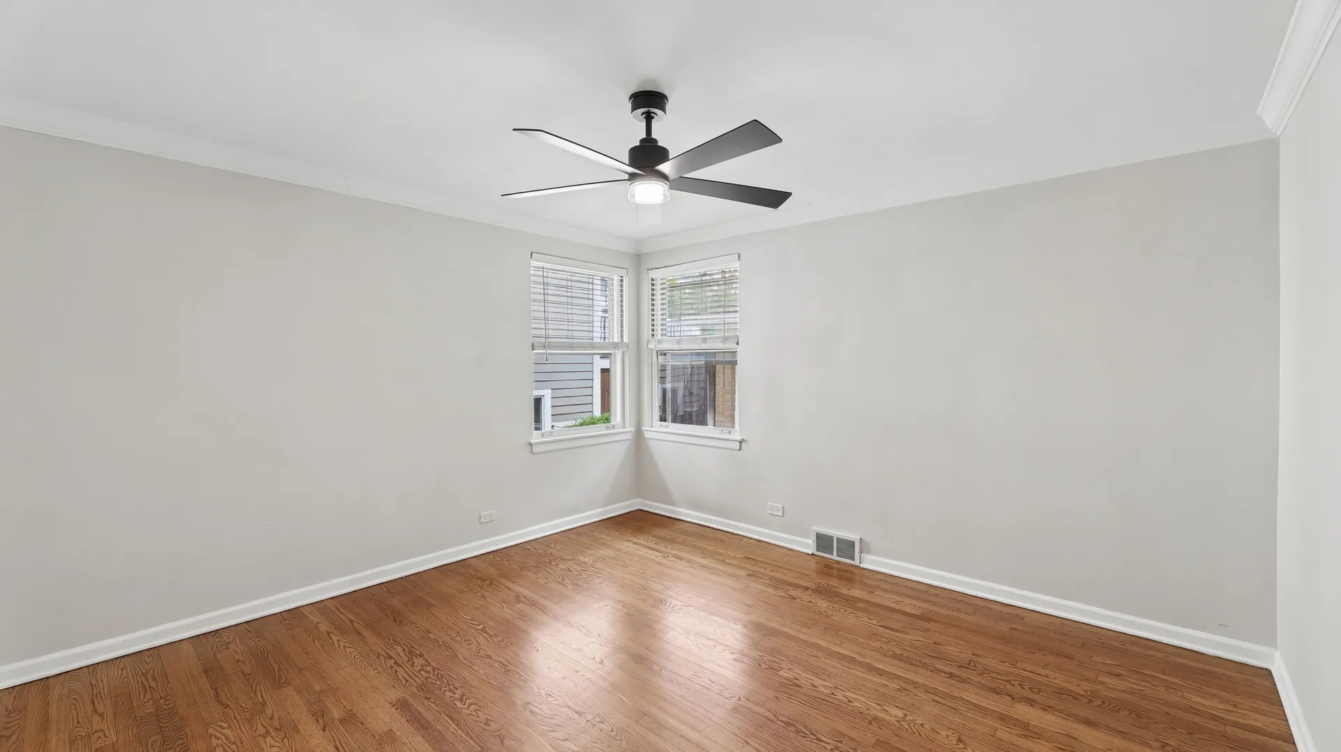 893 S Poplar Ave, ,  60126, USA 60126-Elmhurst-IL
