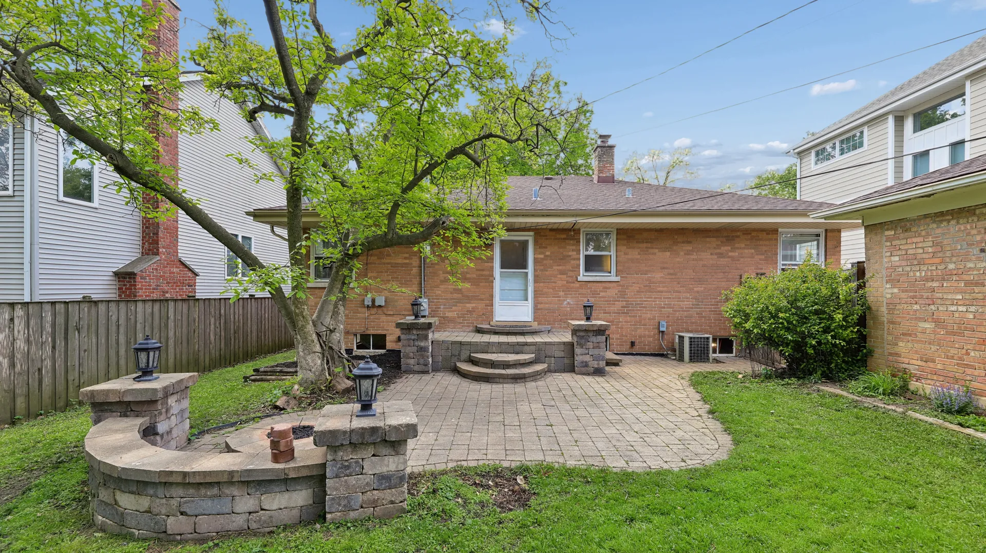 893 S Poplar Ave, , 60126, USA 60126-Elmhurst-IL