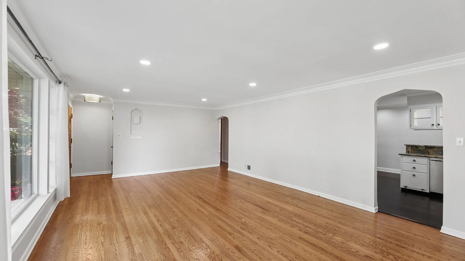 893 S Poplar Ave, ,  60126, USA 60126-Elmhurst-IL