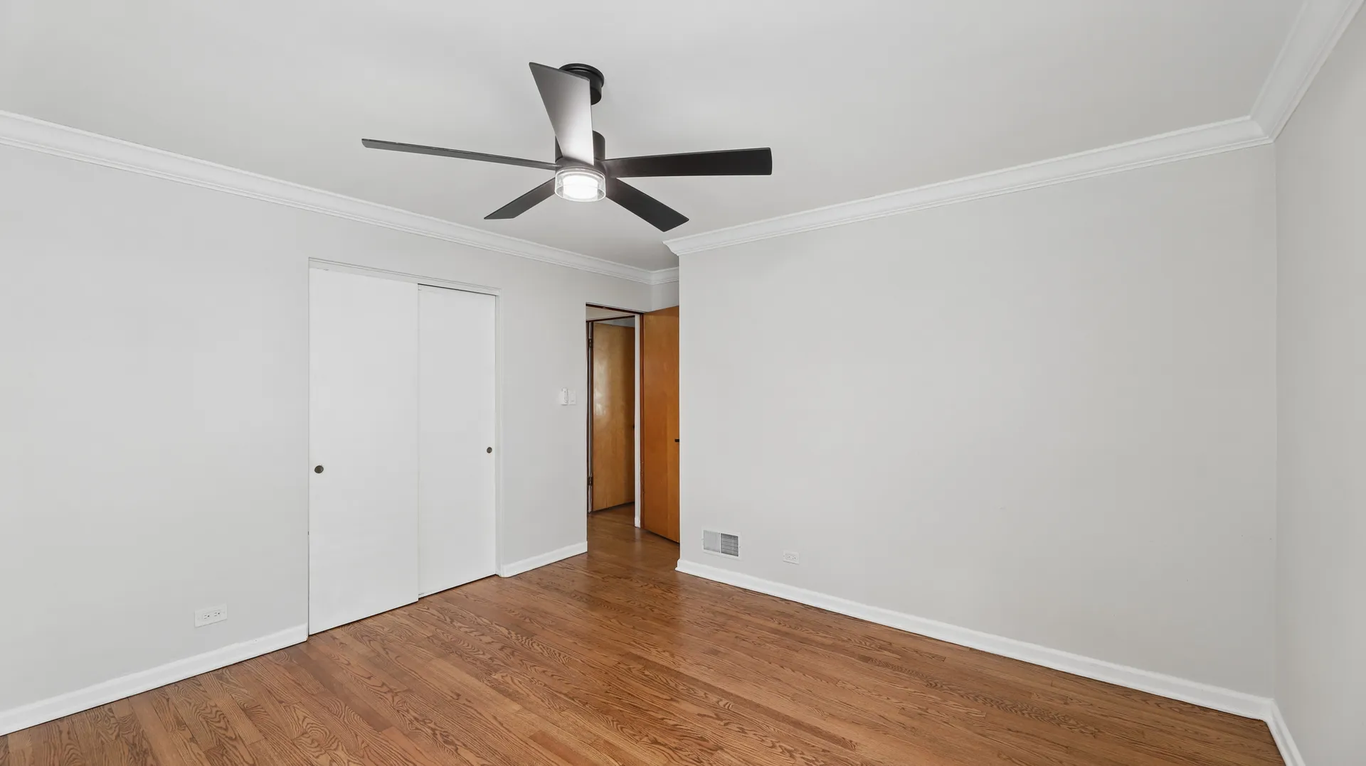 893 S Poplar Ave, ,  60126, USA 60126-Elmhurst-IL