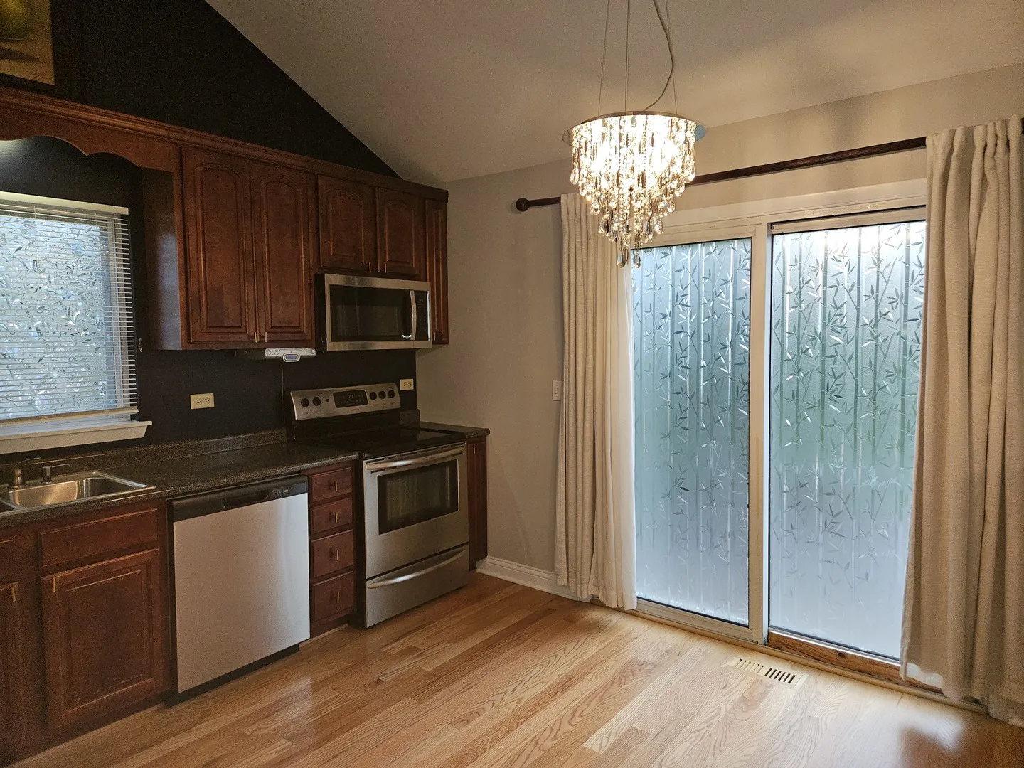 1 Linden Ct, ,  60177, USA 60177-South Elgin-IL