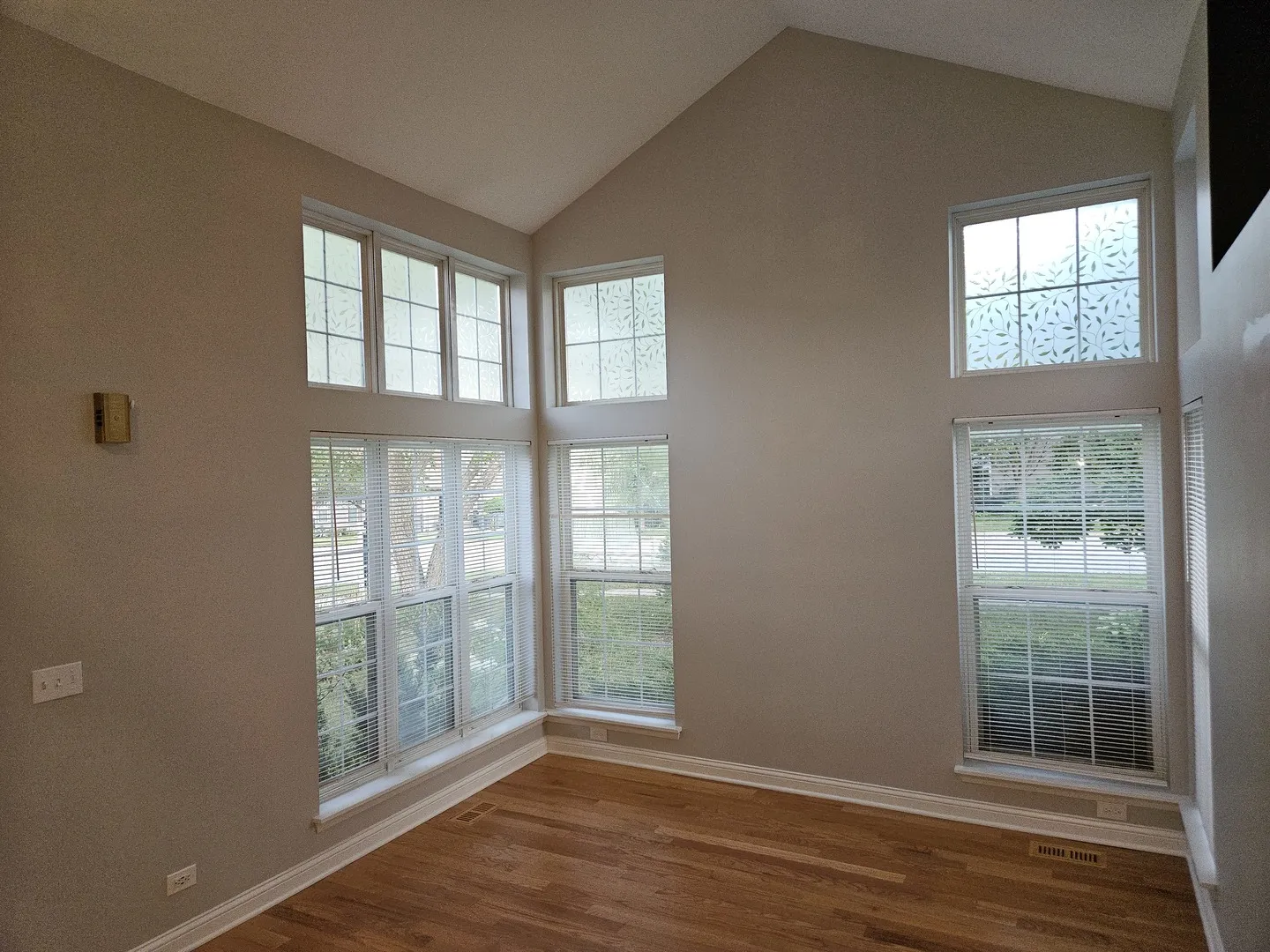 1 Linden Ct, ,  60177, USA 60177-South Elgin-IL