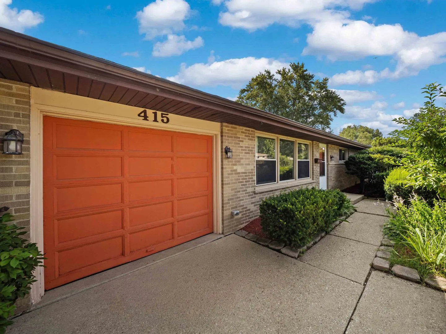 415 Tennyson Rd, ,  60103, USA 60103-Bartlett-IL