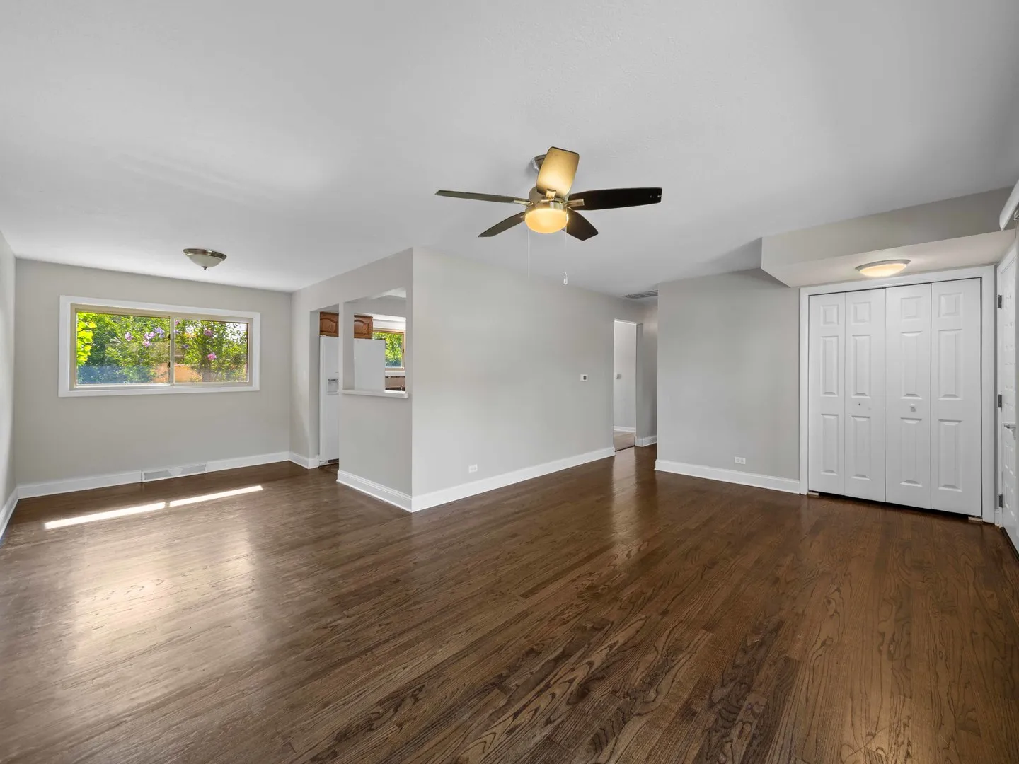415 Tennyson Rd, ,  60103, USA 60103-Bartlett-IL