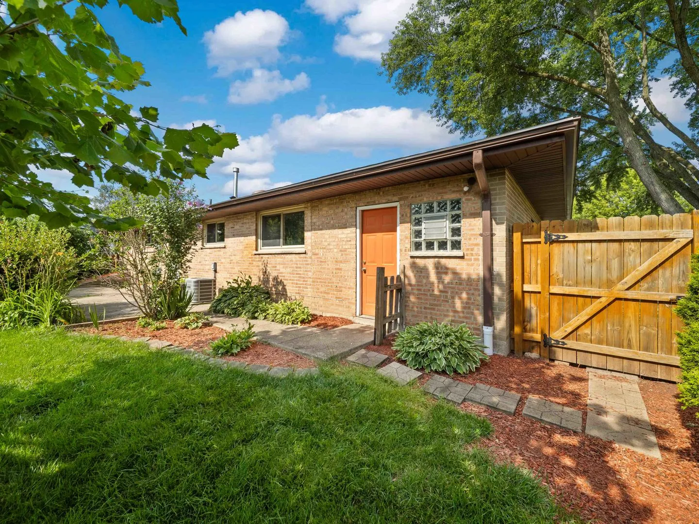 415 Tennyson Rd, ,  60103, USA 60103-Bartlett-IL