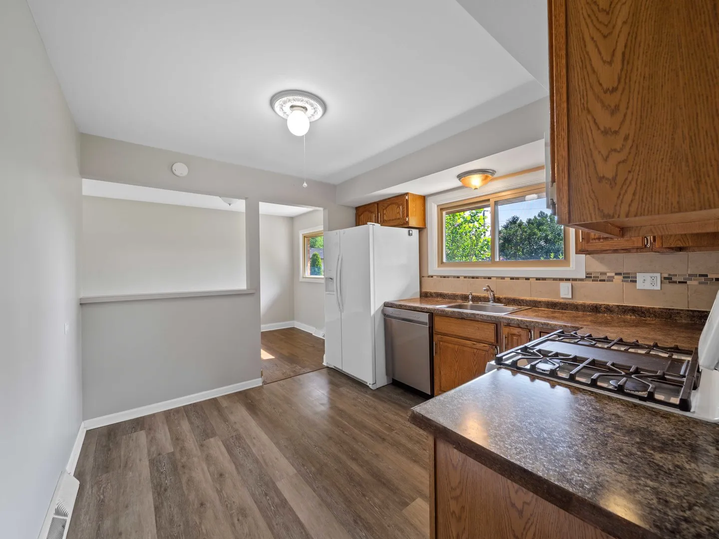 415 Tennyson Rd, ,  60103, USA 60103-Bartlett-IL