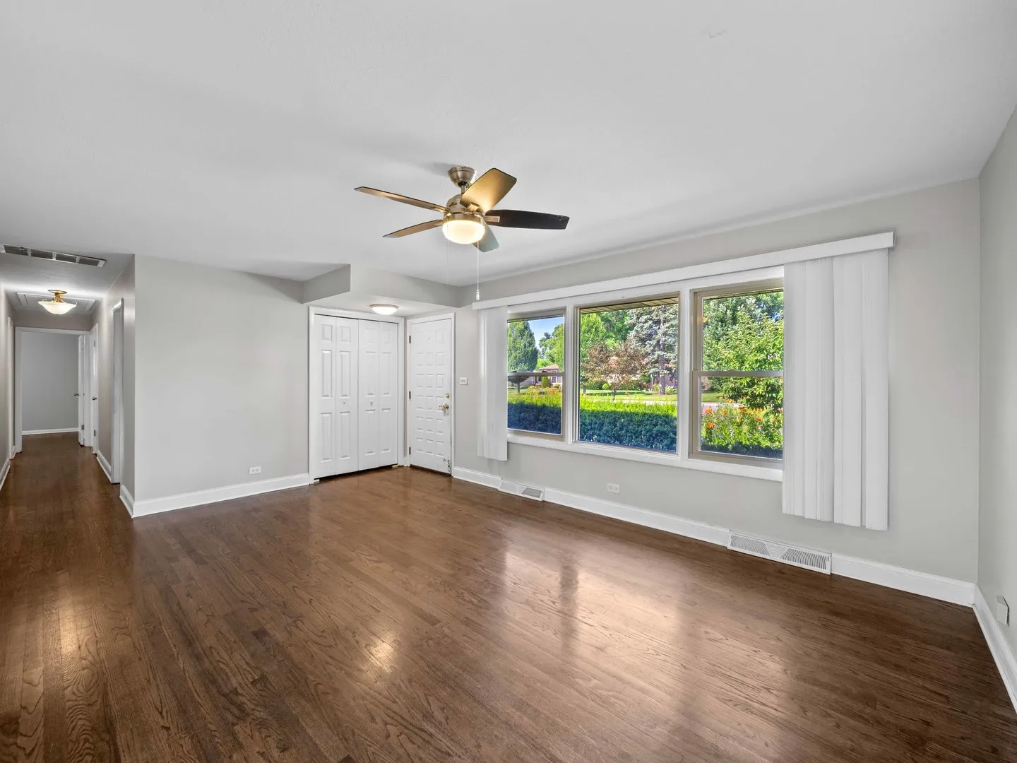 415 Tennyson Rd, ,  60103, USA 60103-Bartlett-IL