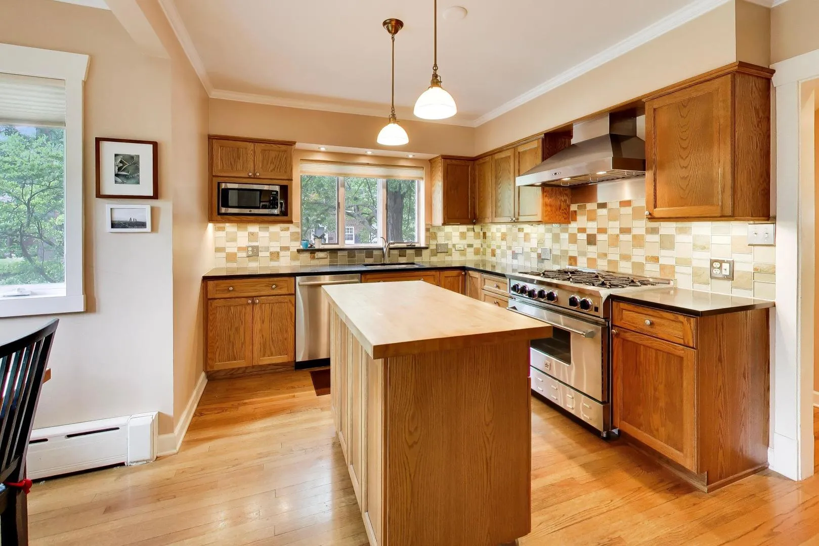 2624 Thayer St, ,  60201, USA 60201-Evanston-IL