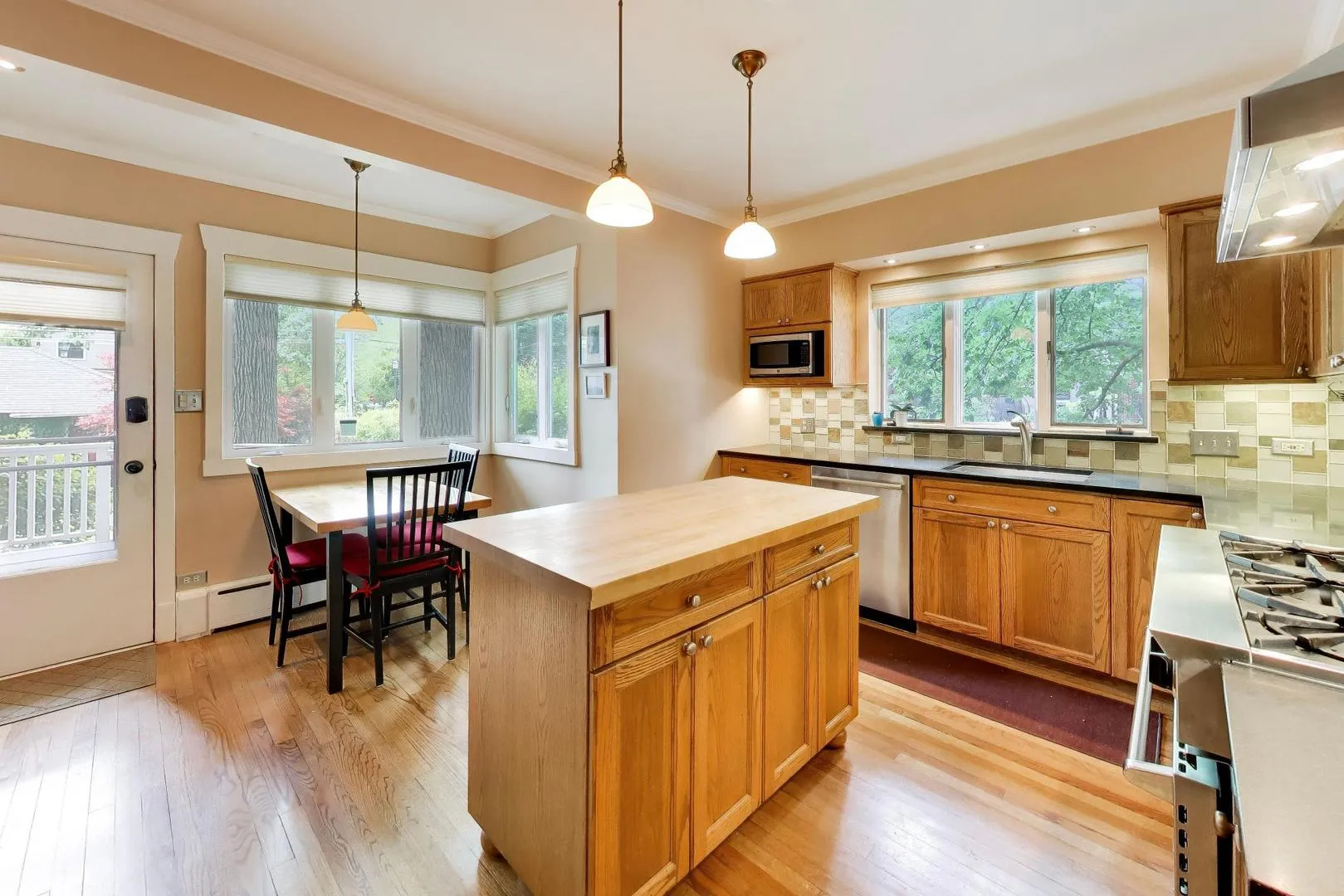 2624 Thayer St, ,  60201, USA 60201-Evanston-IL