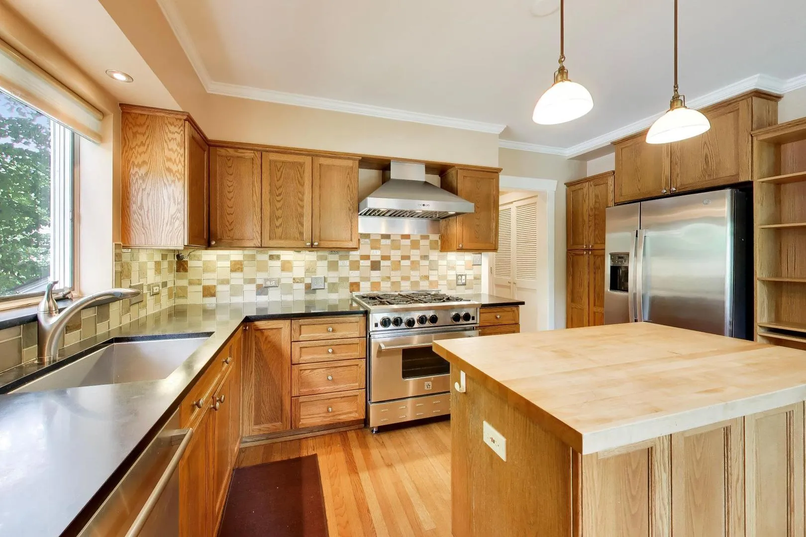2624 Thayer St, ,  60201, USA 60201-Evanston-IL