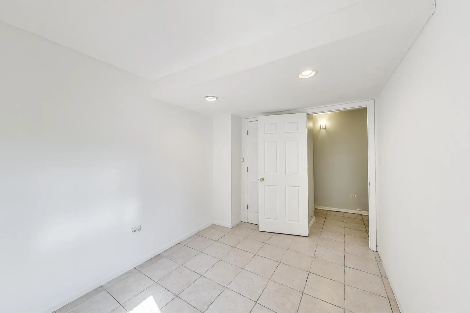 4553 S Ellis Ave, , 60653, USA 60653-Chicago-IL