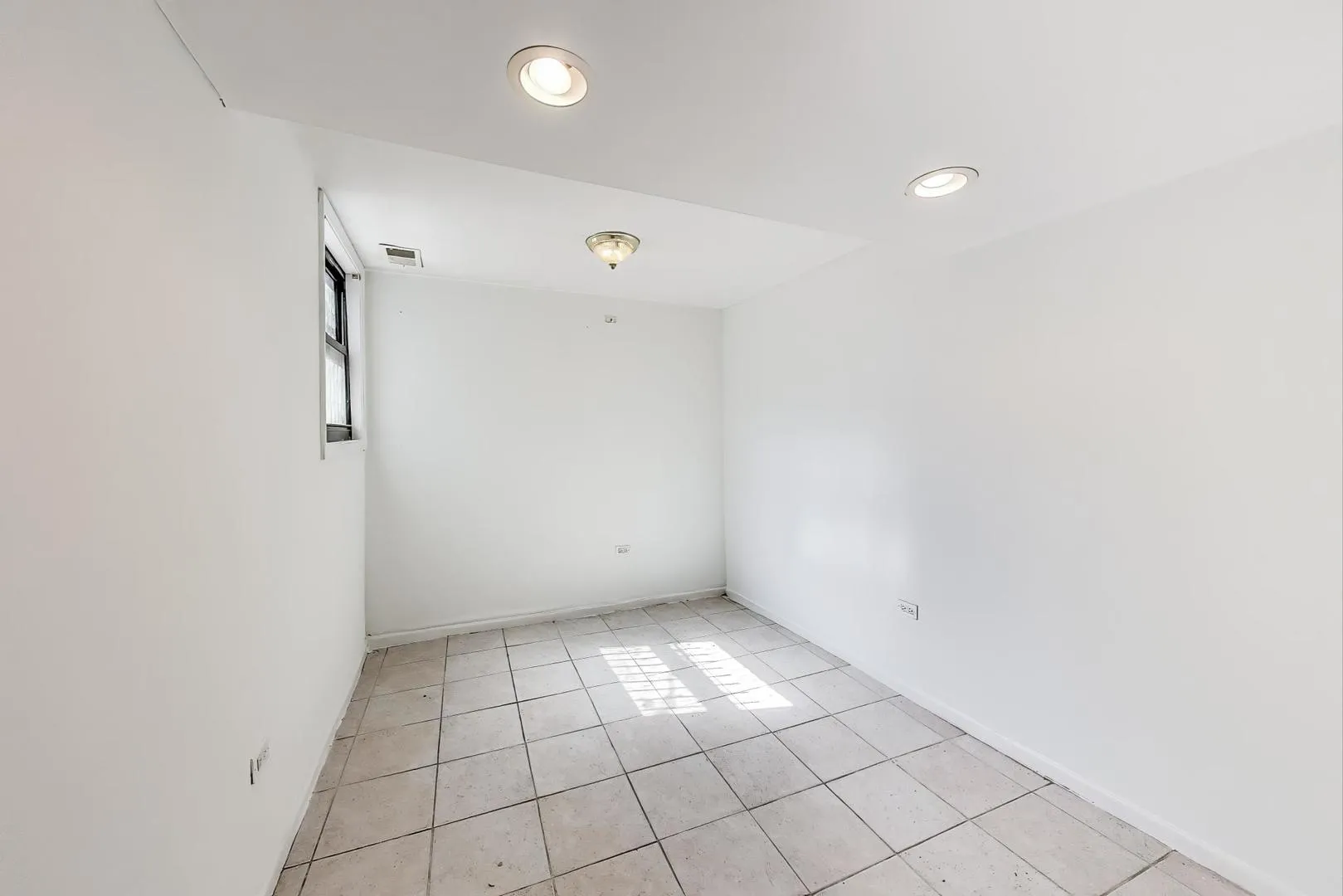4553 S Ellis Ave, , 60653, USA 60653-Chicago-IL