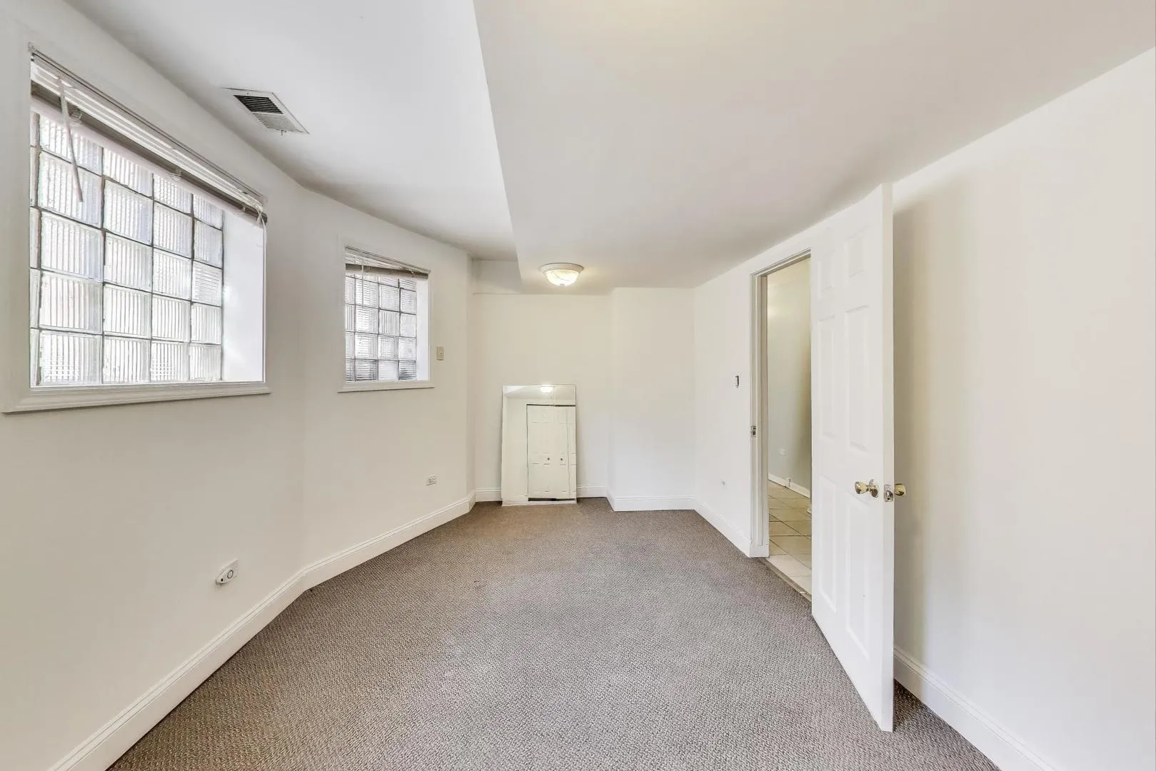 4553 S Ellis Ave, , 60653, USA 60653-Chicago-IL