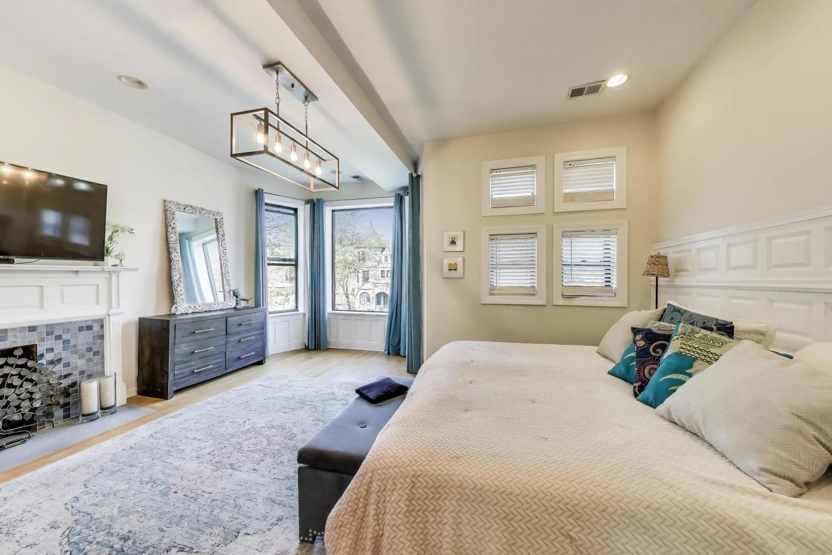 4553 S Ellis Ave, , 60653, USA 60653-Chicago-IL