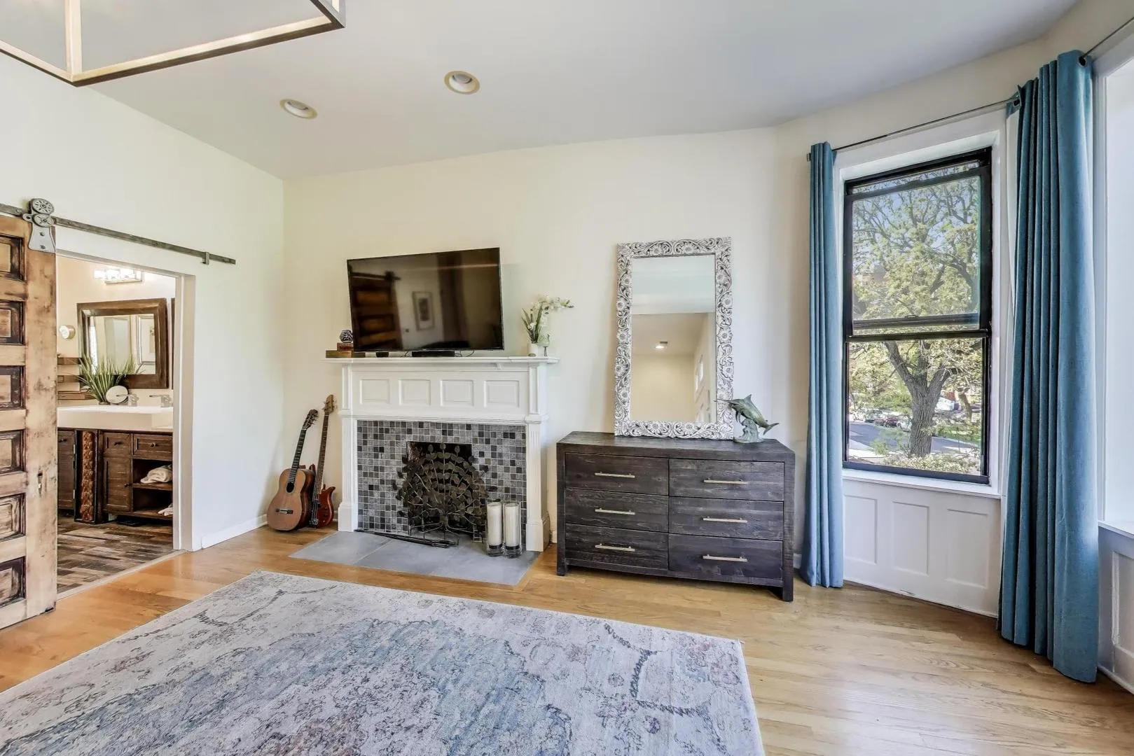 4553 S Ellis Ave, , 60653, USA 60653-Chicago-IL