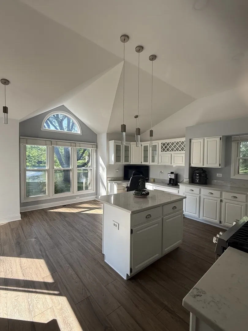 227 Spring Creek Cir, , 60173, USA 60173-Schaumburg-IL