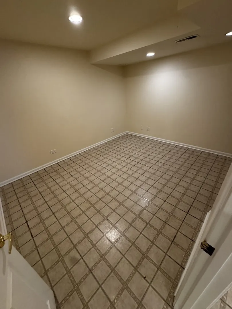 786 Greenwood Rd, , 60062, USA 60062-Northbrook-IL