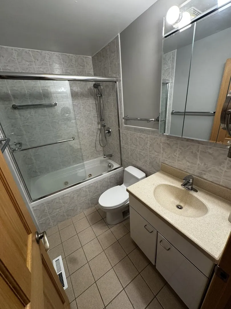 786 Greenwood Rd, , 60062, USA 60062-Northbrook-IL