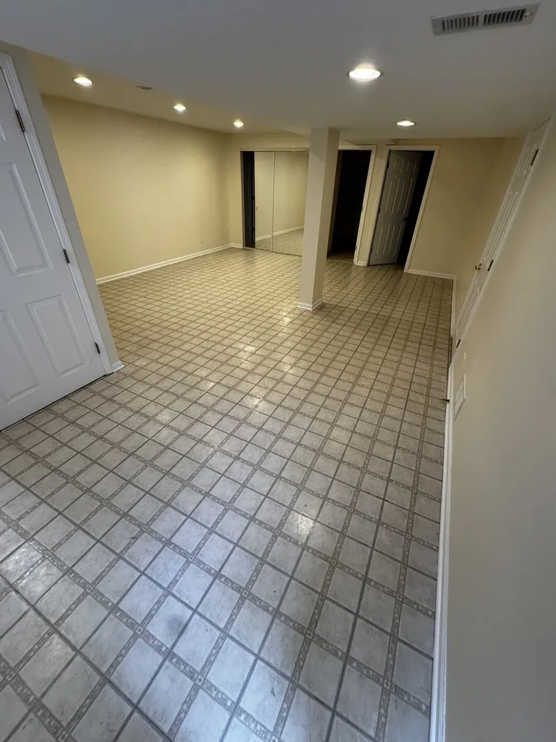 786 Greenwood Rd, , 60062, USA 60062-Northbrook-IL