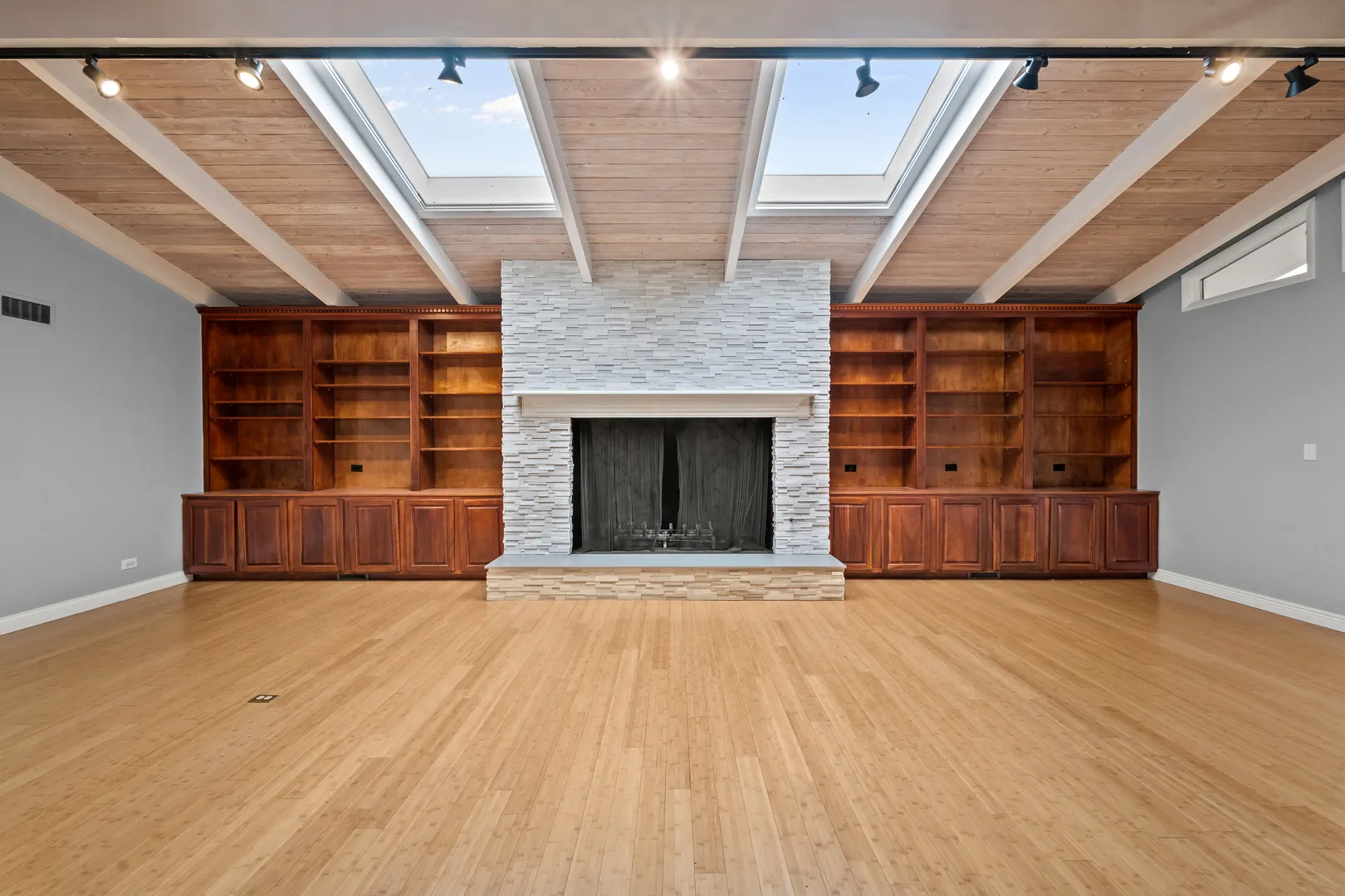 1161 Winwood Dr, , 60045, USA 60045-Lake Forest-IL