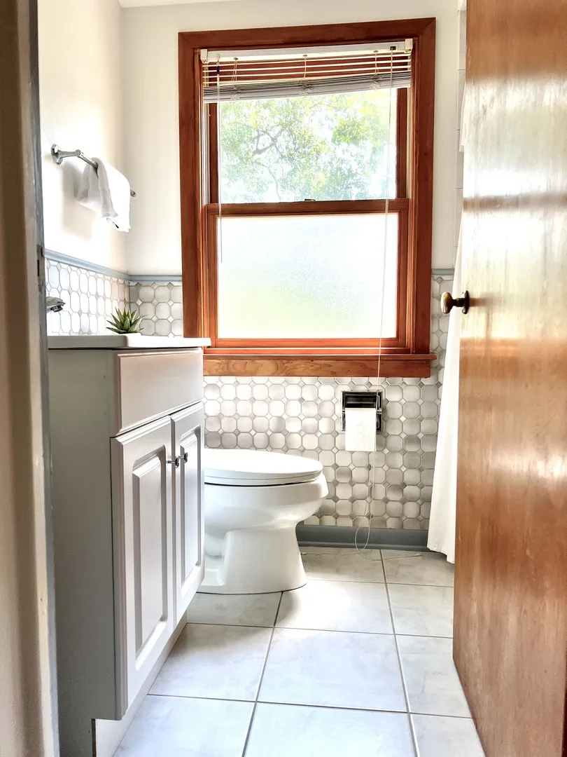 4633 Oakwood Ave, ,  60515, USA 60515-Downers Grove-IL