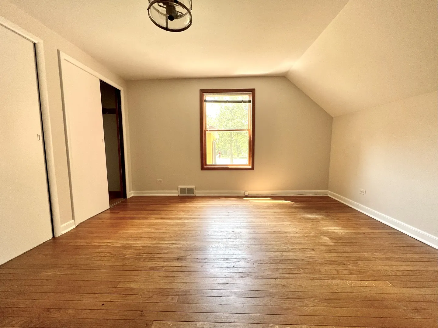 4633 Oakwood Ave, ,  60515, USA 60515-Downers Grove-IL