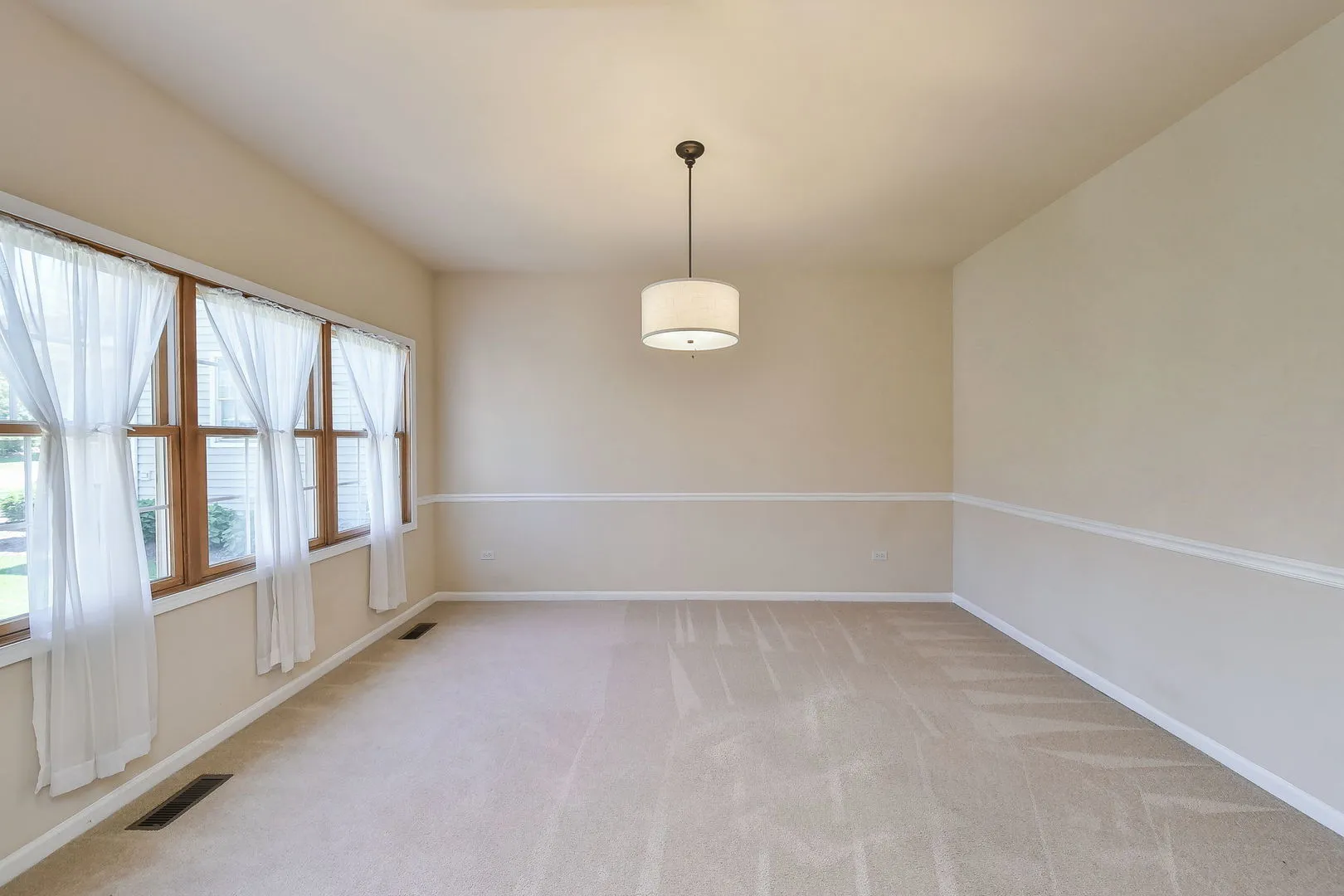 4N382 Mark Twain St, ,  60175, USA 60175-St. Charles-IL