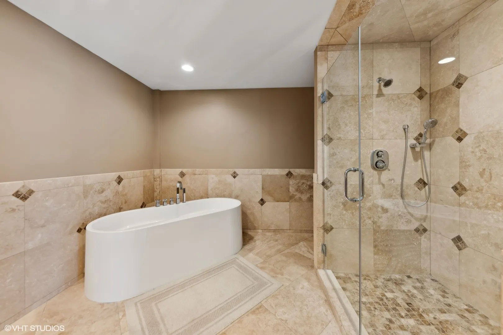 15020 King Dr, Libertyville, 60048, USA 60048-Green Oaks-IL