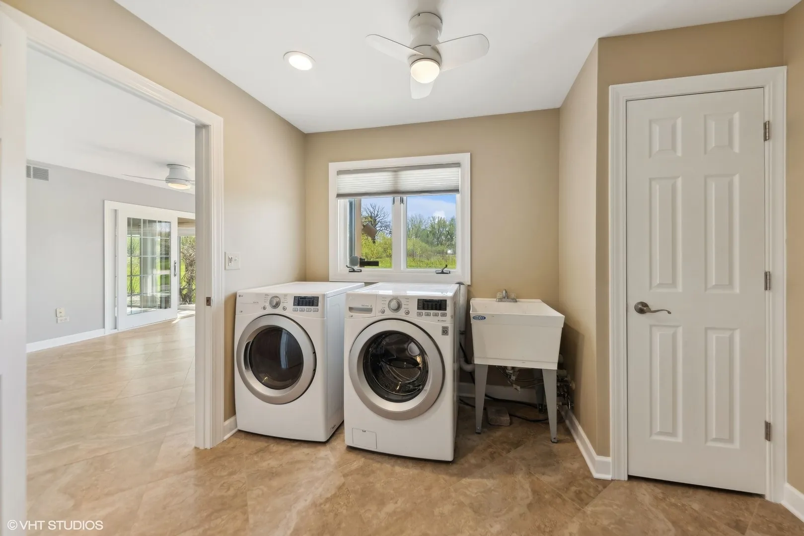 15020 King Dr, Libertyville, 60048, USA 60048-Green Oaks-IL