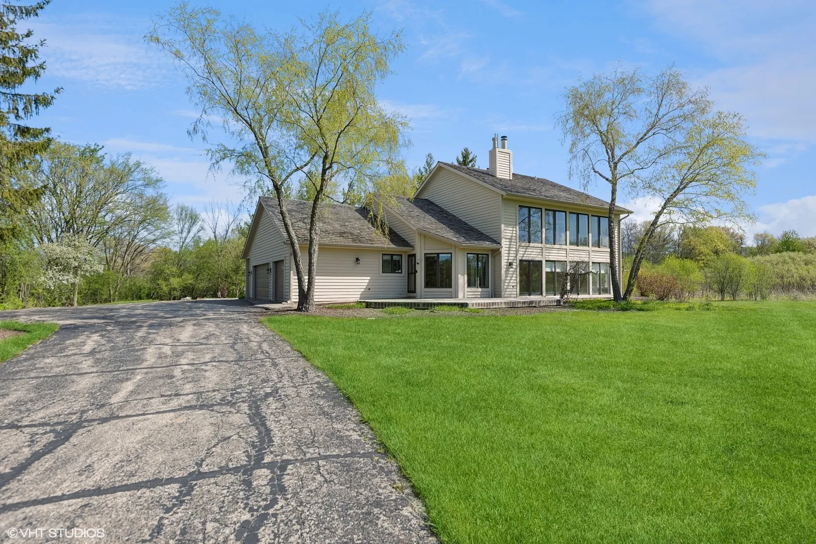 15020 King Dr, Libertyville, 60048, USA 60048-Green Oaks-IL
