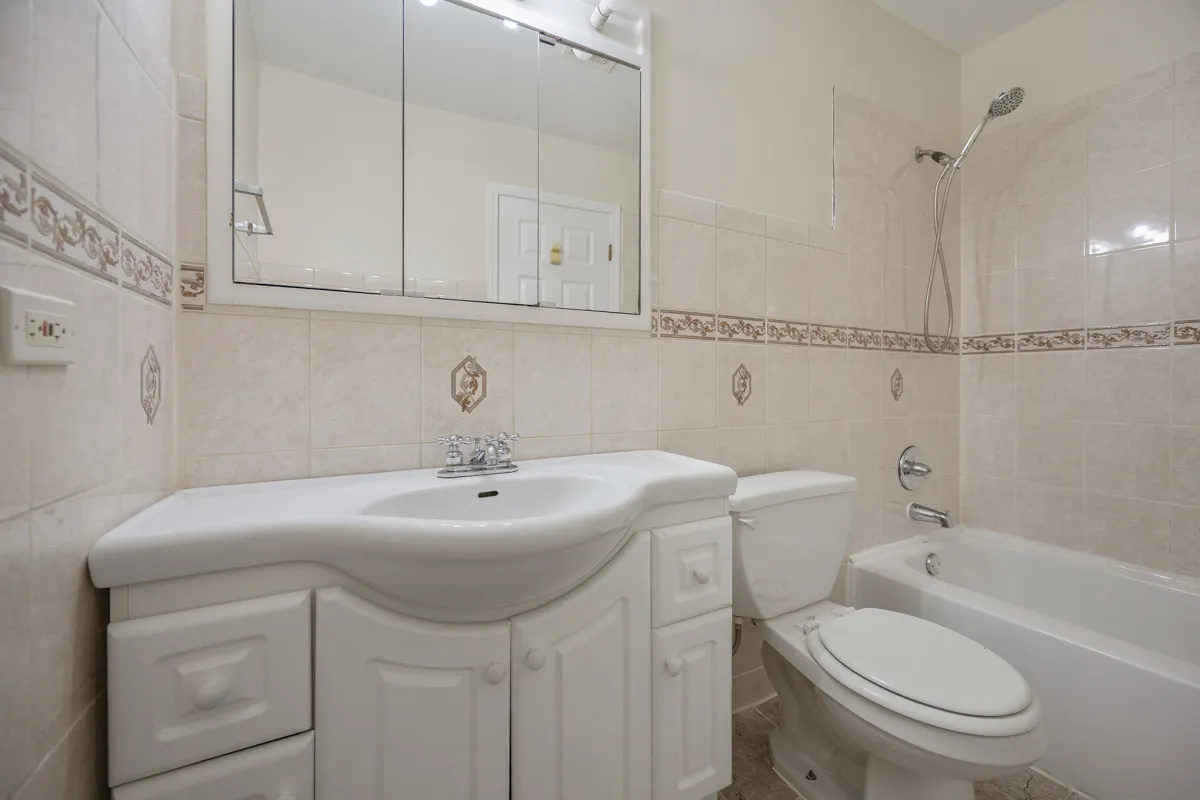 40 N Waterford Dr, , 60194, USA 60194-Schaumburg-IL