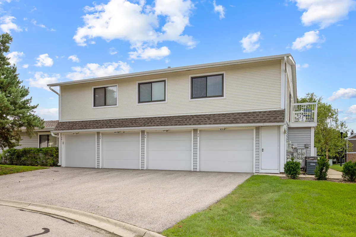 40 N Waterford Dr, , 60194, USA 60194-Schaumburg-IL