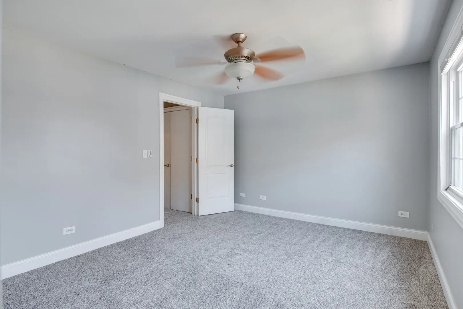 19 Foxcroft Rd, ,  60565, USA 60565-Naperville-IL
