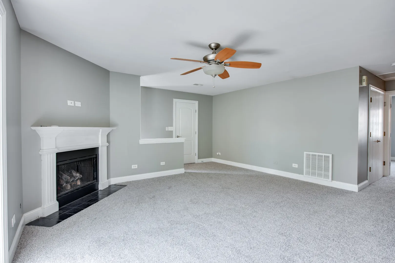 19 Foxcroft Rd, ,  60565, USA 60565-Naperville-IL