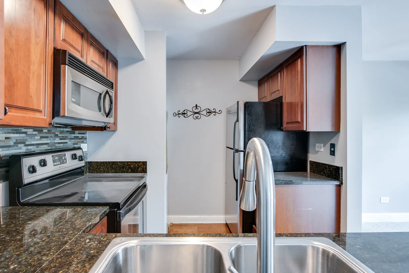 19 Foxcroft Rd, ,  60565, USA 60565-Naperville-IL
