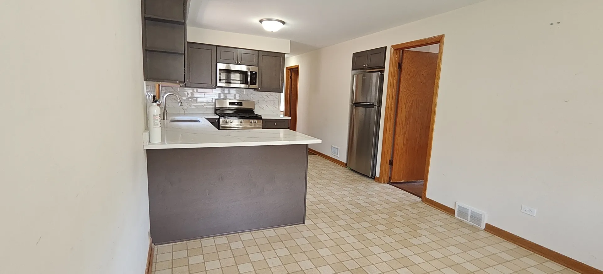 10824 S Sacramento Ave, ,  60655, USA 60655-Chicago-IL