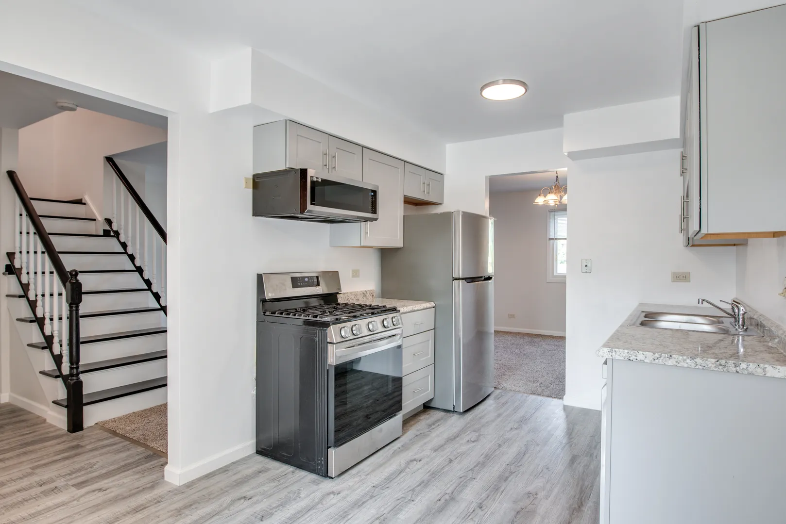 889 Heatherbrook Ct, , 60189, USA 60189-Wheaton-IL