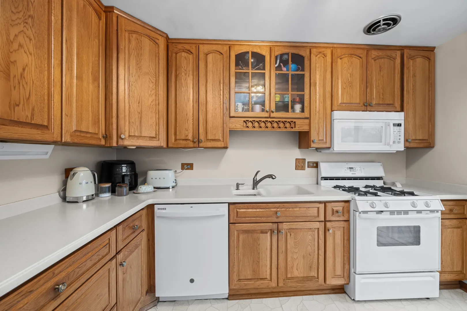 1040 Hampton Harbor, ,  60193, USA 60193-Schaumburg-IL