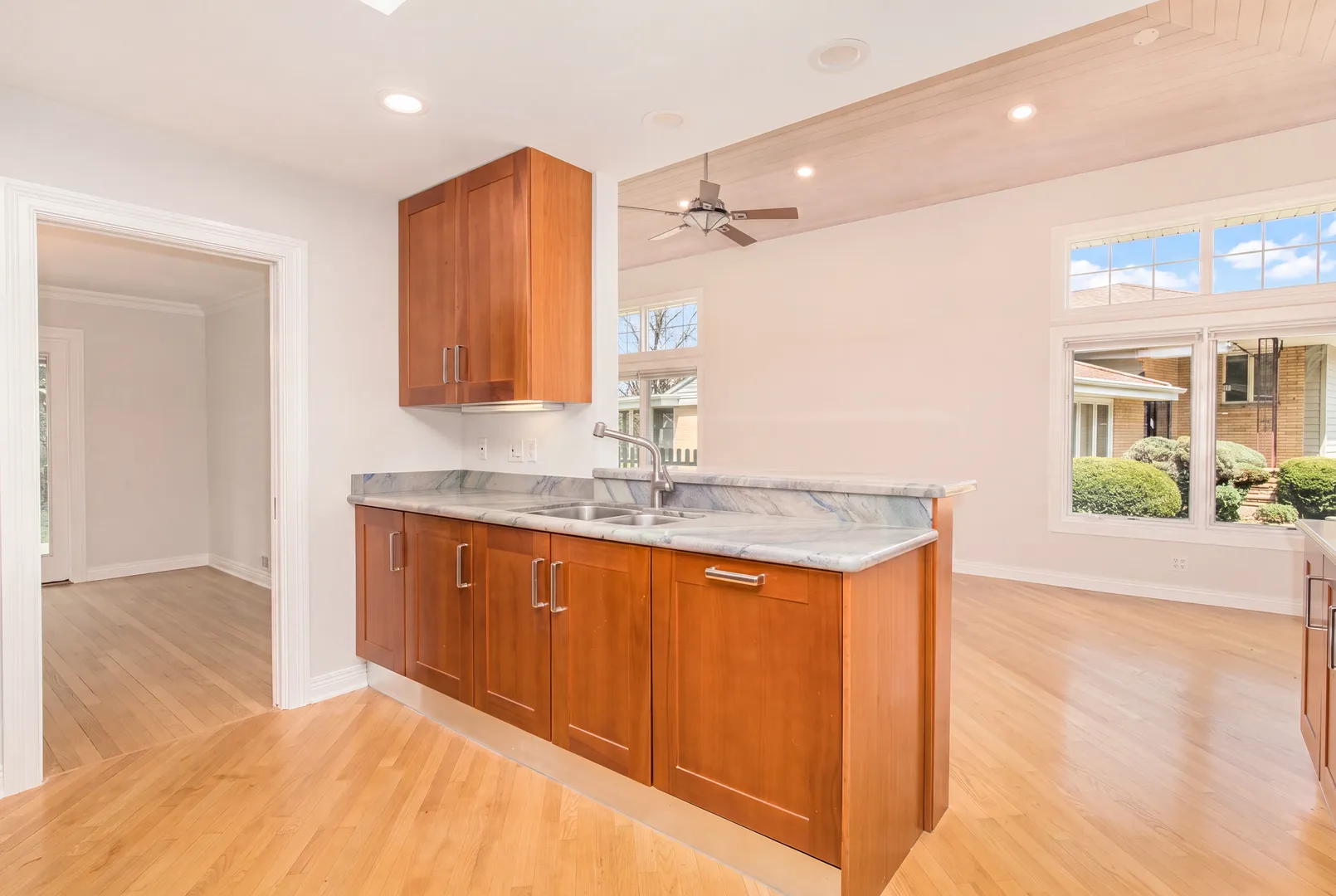 924 Brookline Ln, ,  60068, USA 60068-Park Ridge-IL