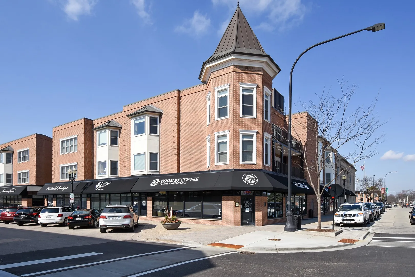 100 E Station St, , 60010, USA 60010-Barrington-IL