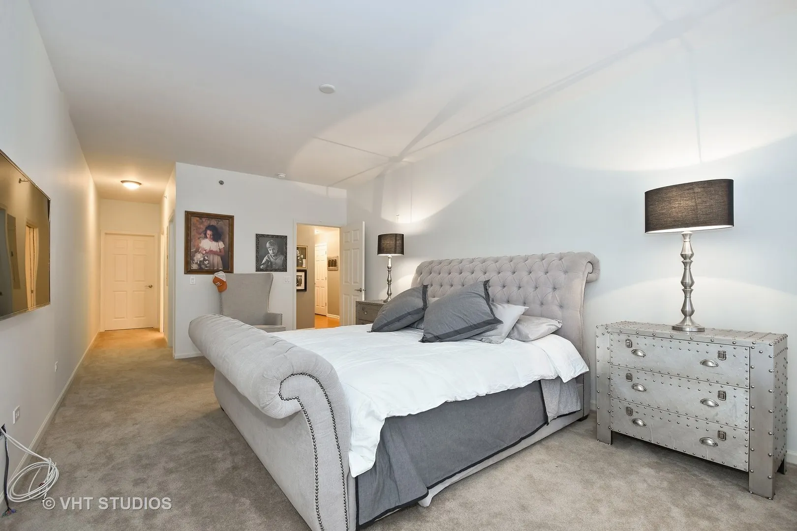 100 E Station St, ,  60010, USA 60010-Barrington-IL