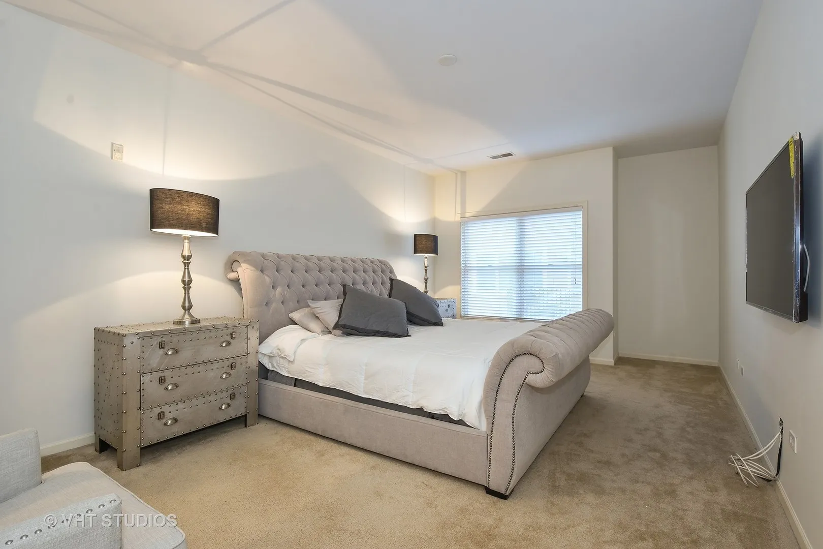 100 E Station St, ,  60010, USA 60010-Barrington-IL