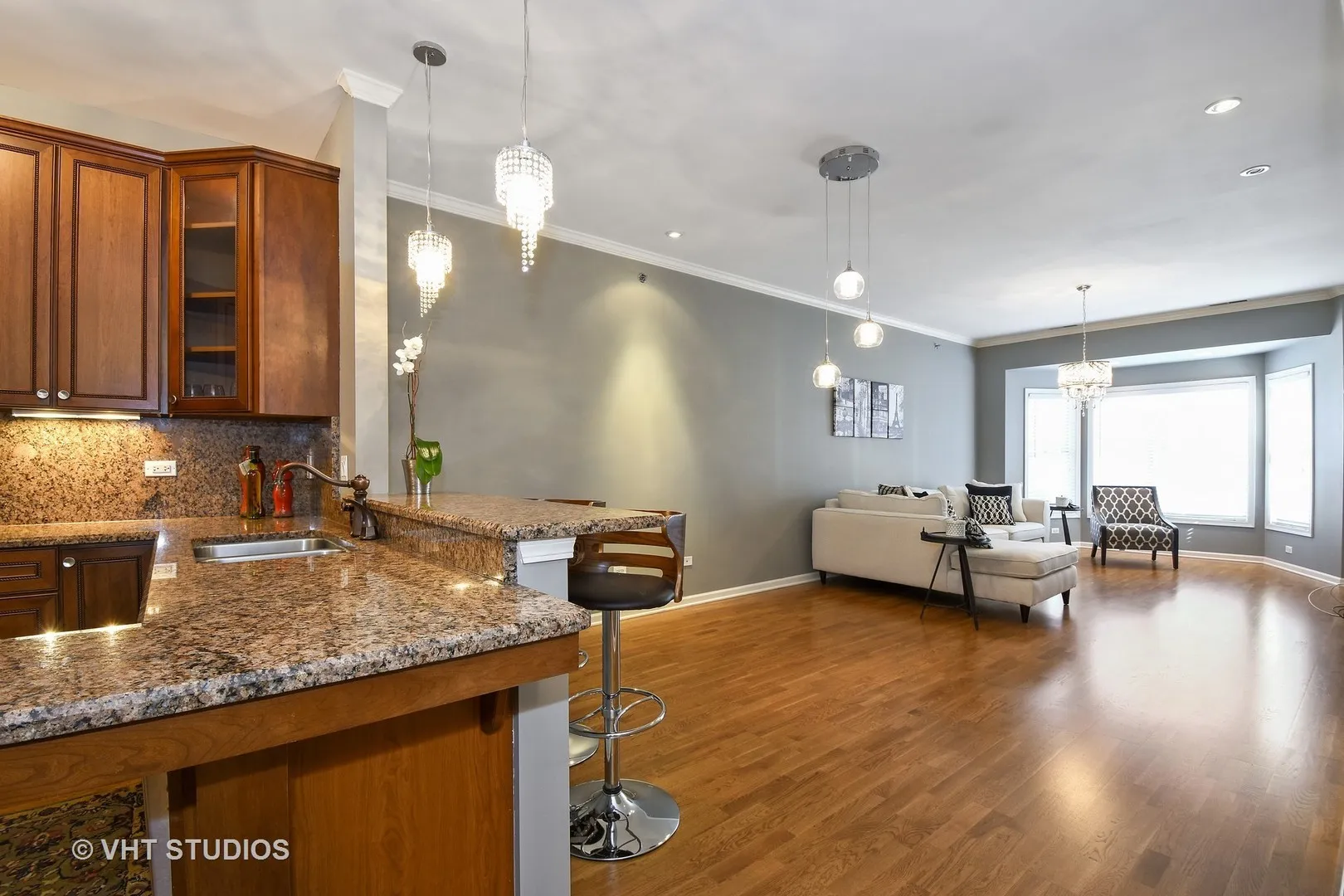 100 E Station St, ,  60010, USA 60010-Barrington-IL