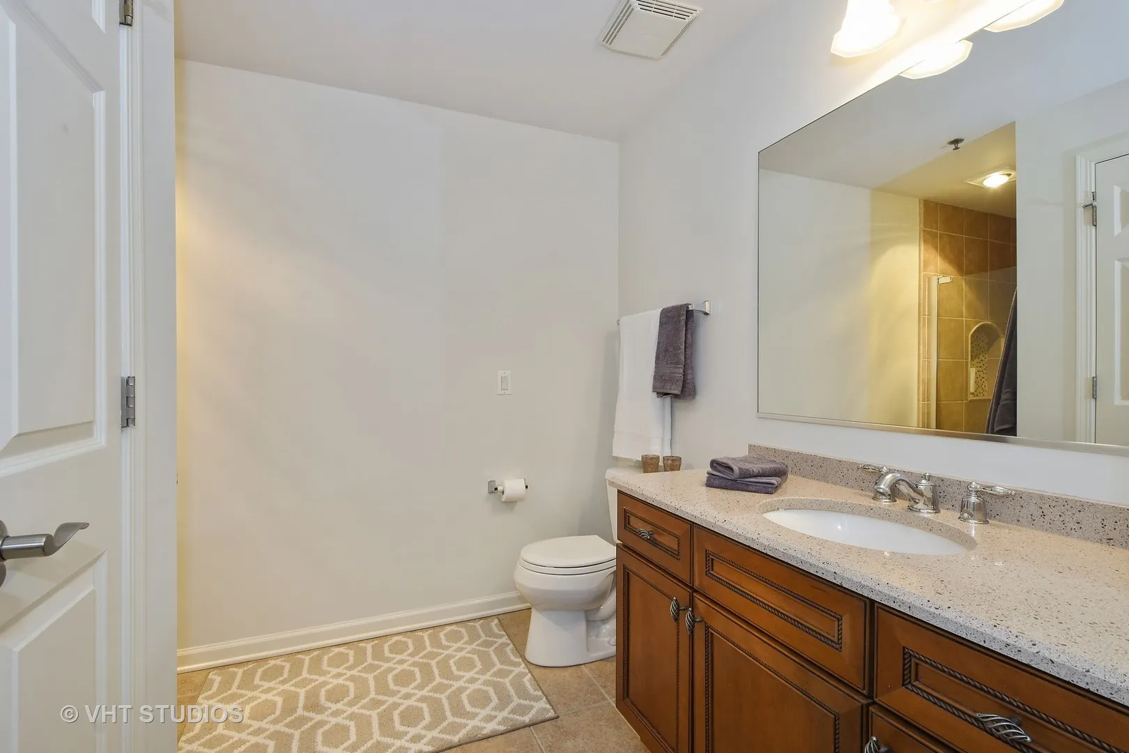 100 E Station St, ,  60010, USA 60010-Barrington-IL
