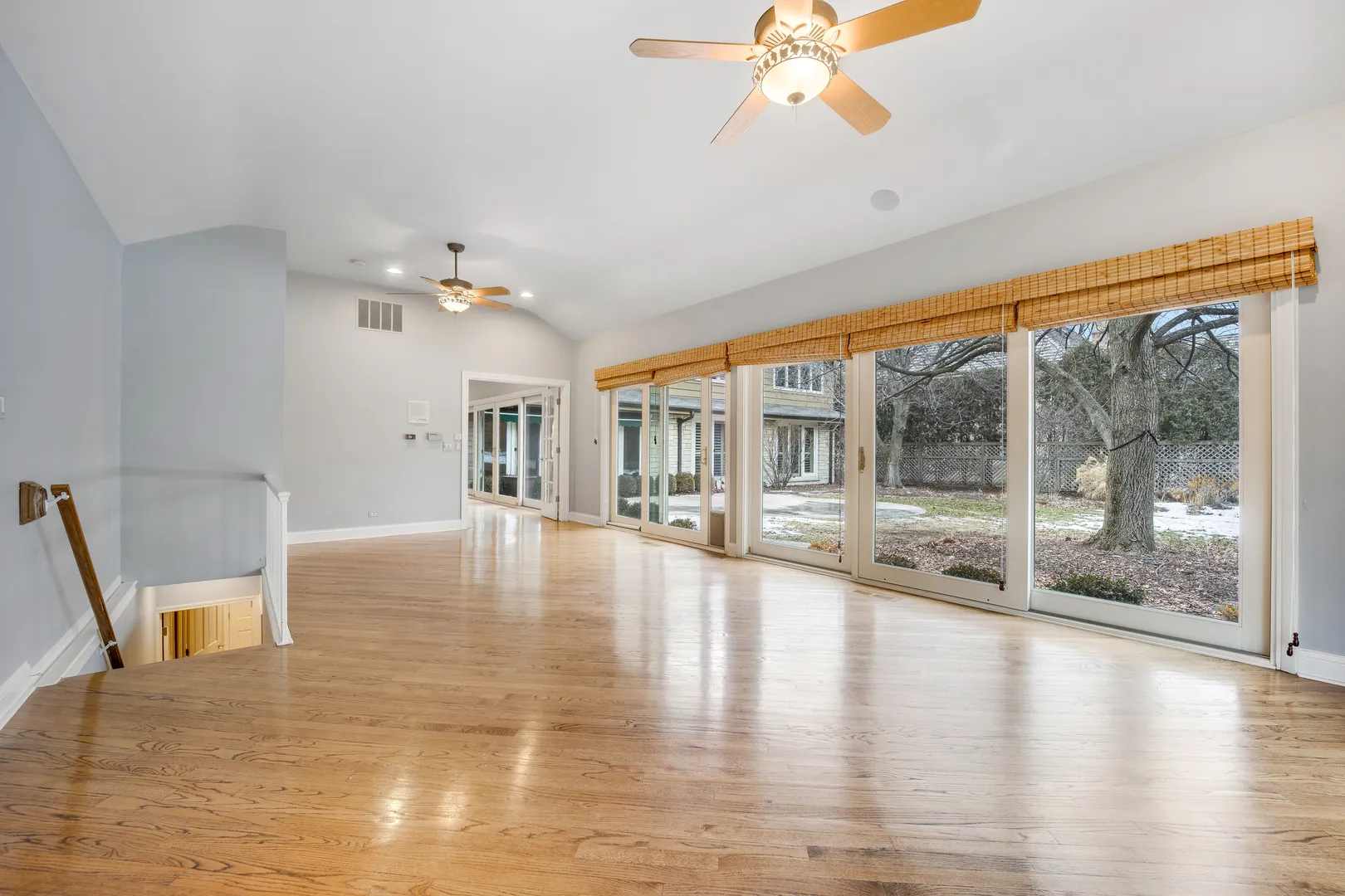 120 E 8th St, , 60521, USA 60521-Hinsdale-IL