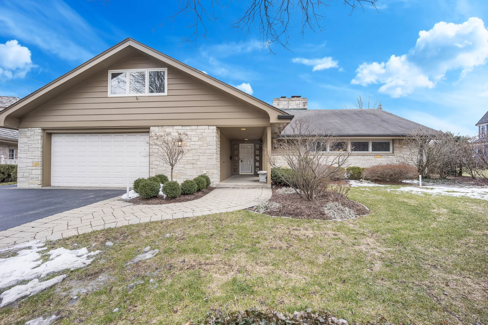 120 E 8th St, , 60521, USA 60521-Hinsdale-IL